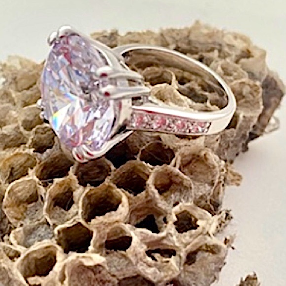 Silver plated and cubic zirconia ring. Size 6.5. - Picture 6 of 6